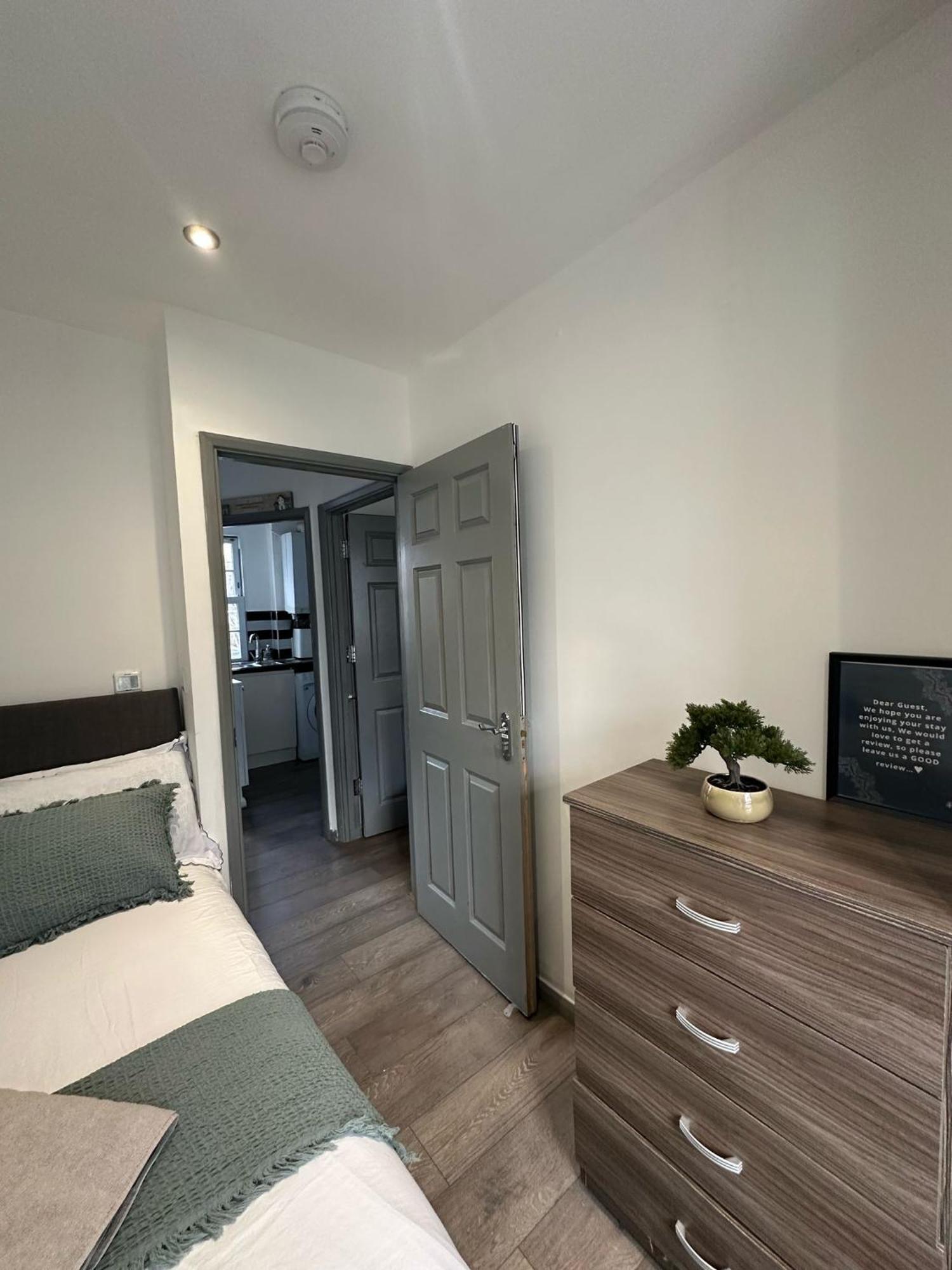 "Euston Comfort" 3 Bedroom Flat In Kings Cross, St Pancras!!!!118B Londra Dış mekan fotoğraf